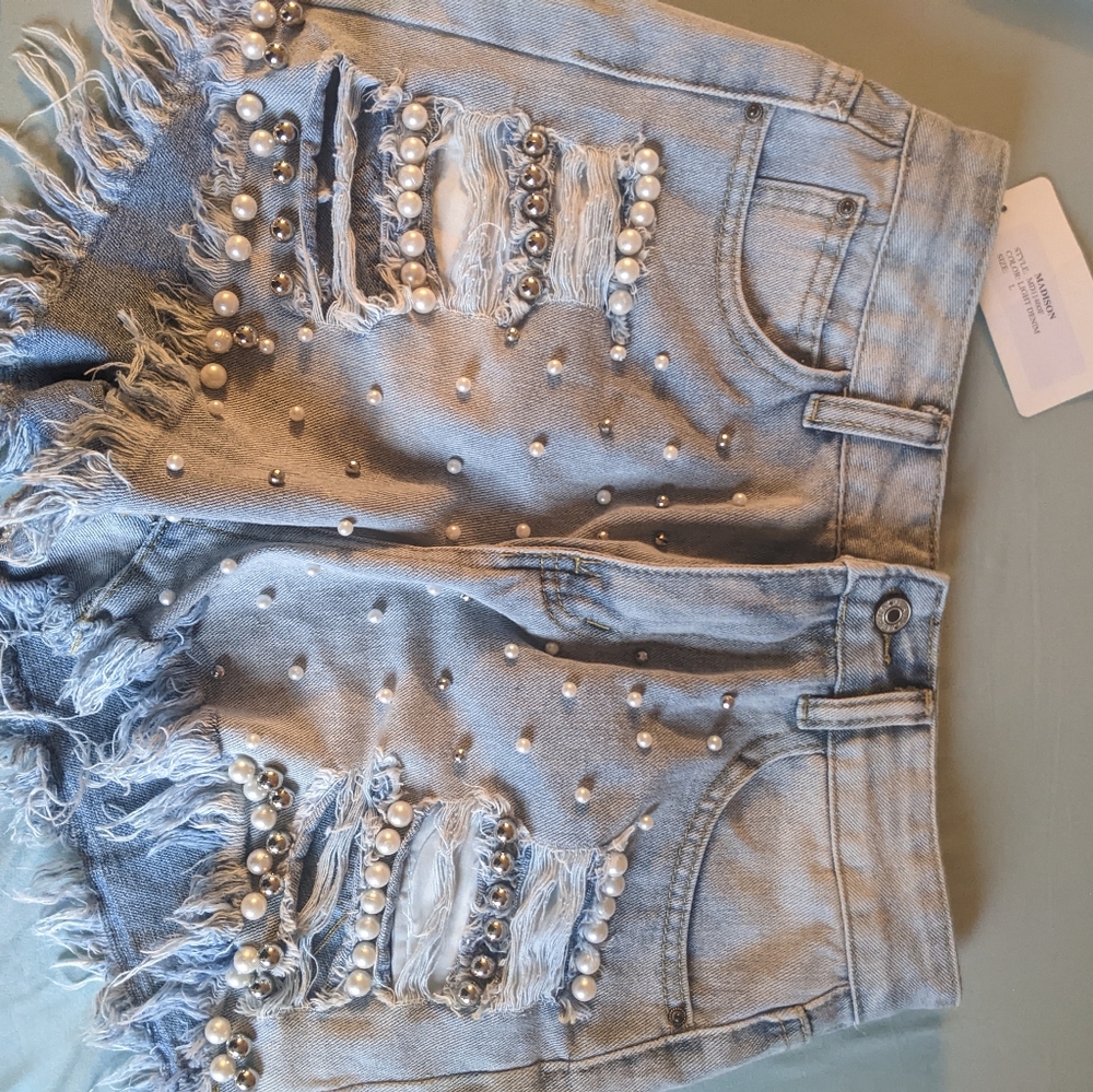 Shorts, size L